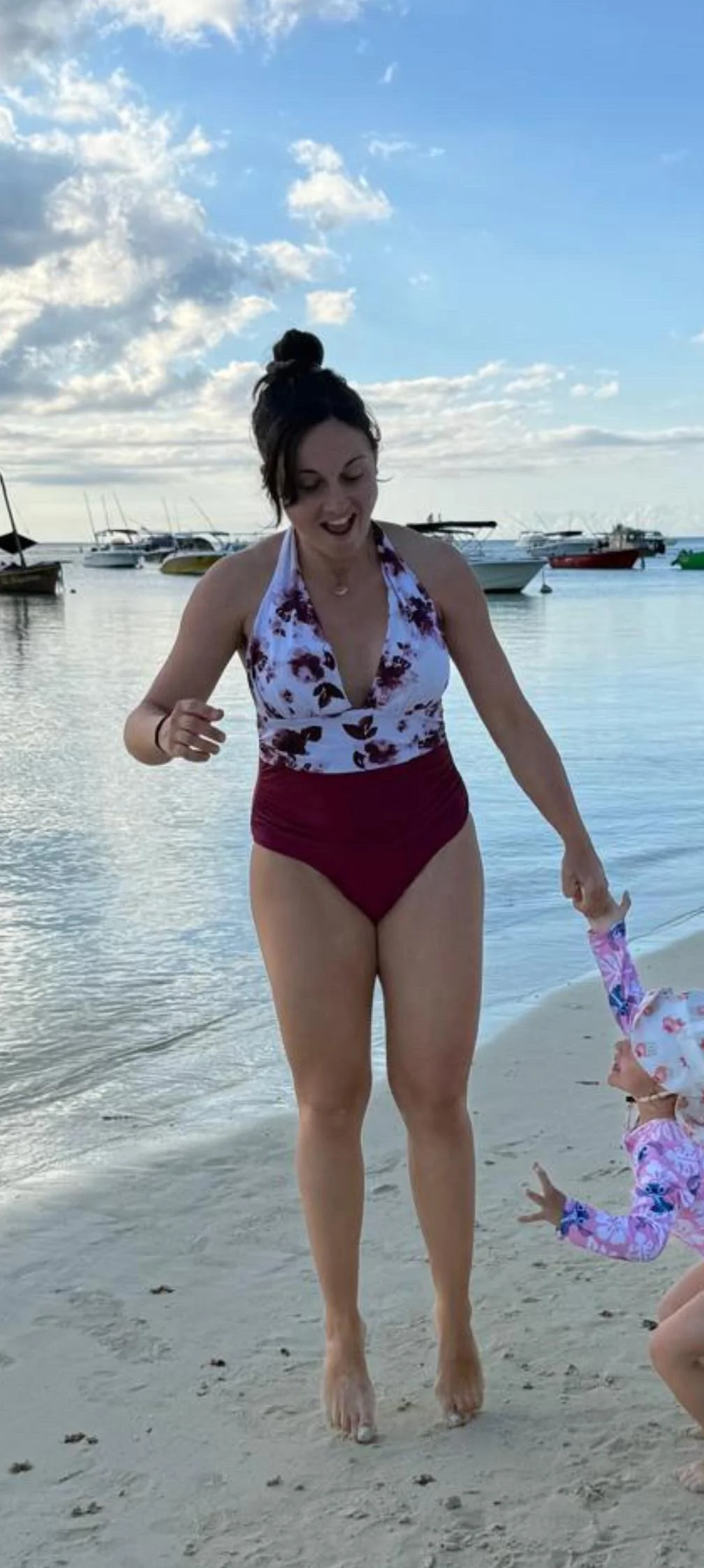 Marion après, à la plage avec son enfant